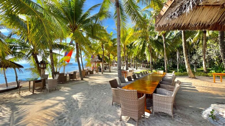 Hotel Coco Grove Beach Resort