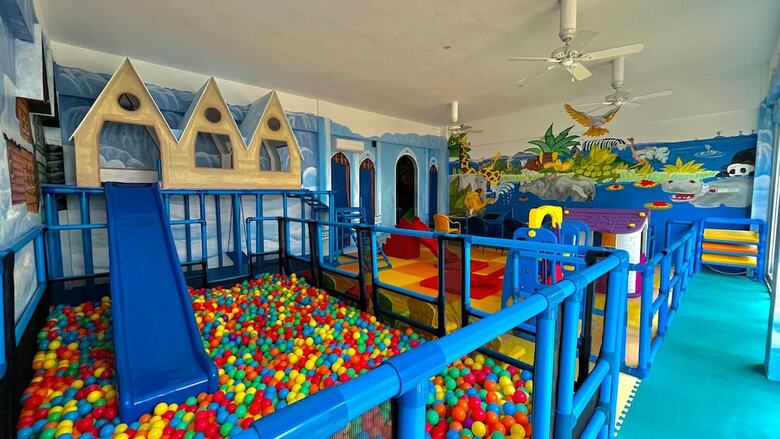 Hotel Coco Grove Beach Resort