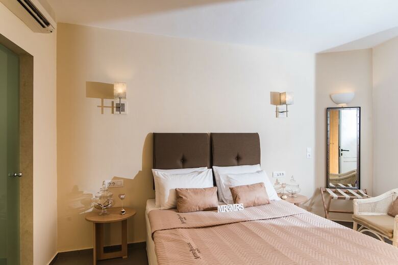 Hotel Mirage Studios