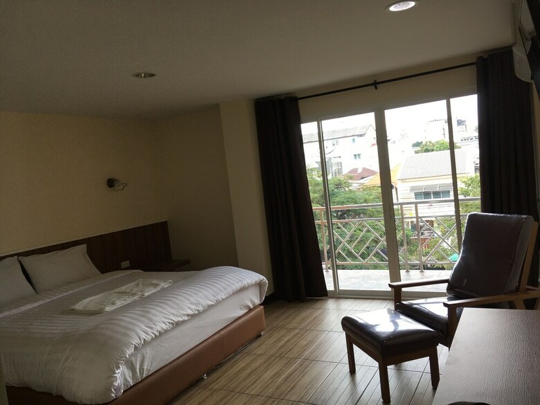 Hotel Baan Wanchart Bangkok Residences