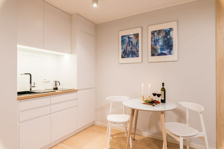 Q17 Apartments