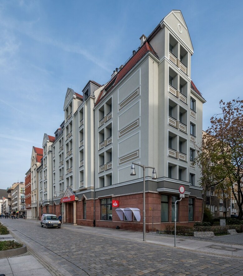 Q17 Apartments