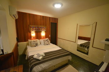 Hostal Pousada Le Siramat