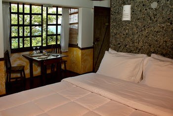 Hostal Pousada Le Siramat