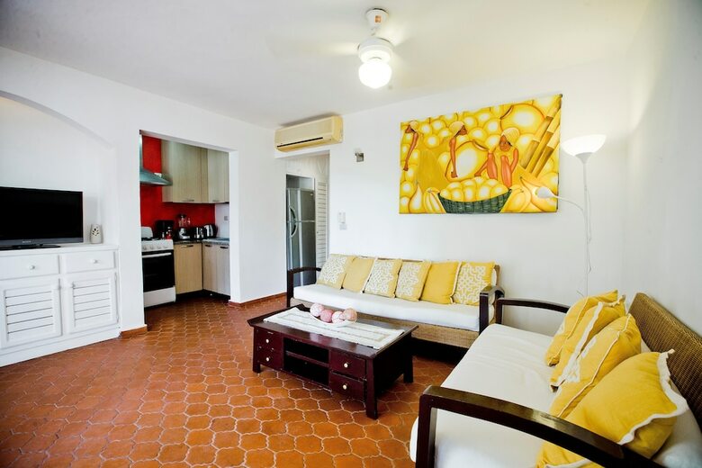 Aparthotel New & Modern Apartment Close To The Beach