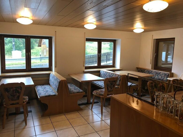 Hostal Sporthostel R�ssle