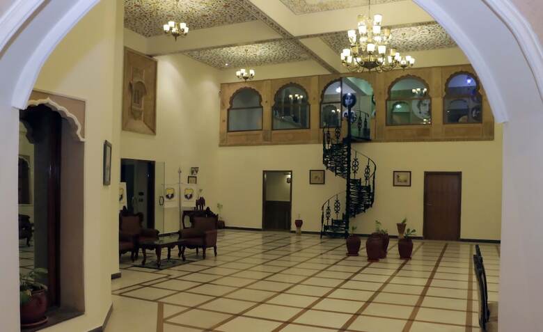Hotel Deoki Niwas Palace