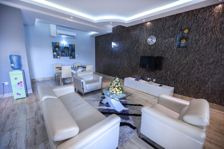 Aparthotel Bmk House Apartments