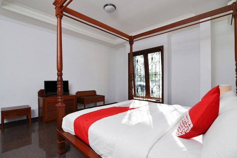 Hostal Oyo 190 Bsb Hotel