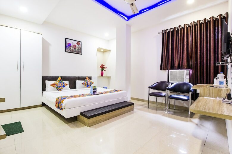 Fabhotel The A Park Lashkar