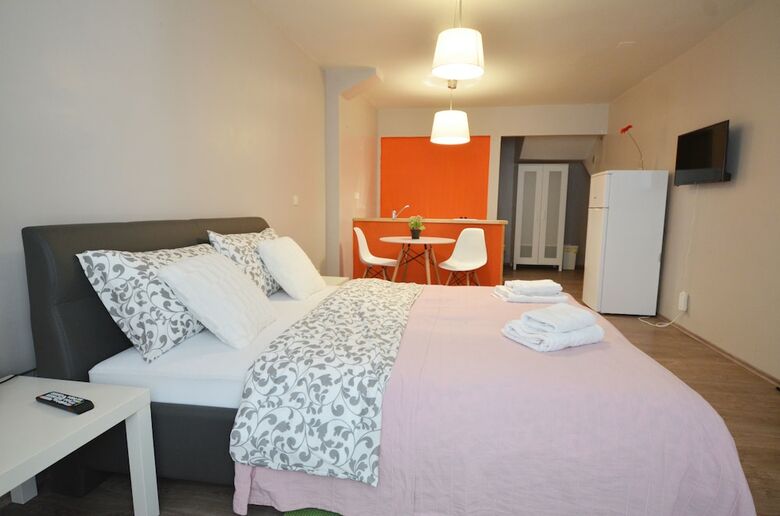 Old Town ?valba Apartments