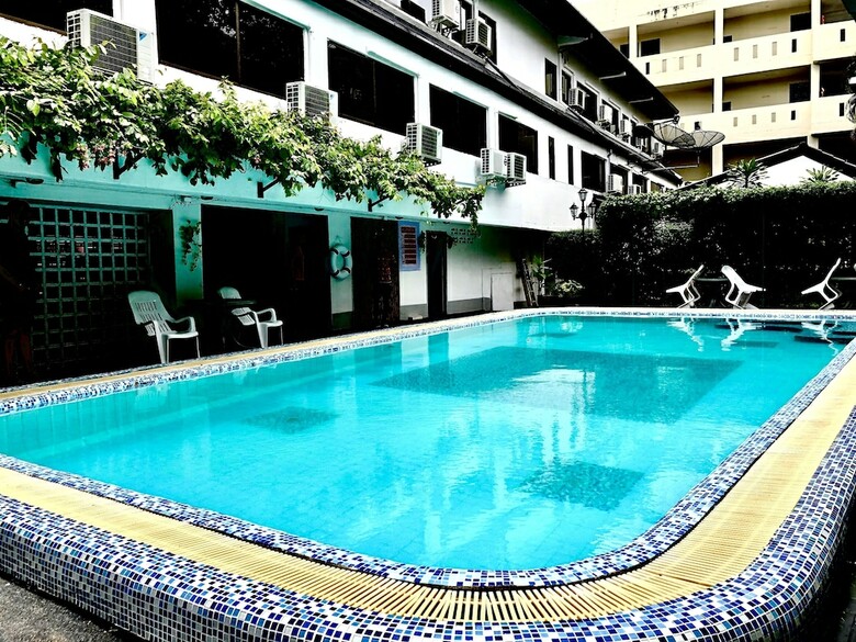 Hi Karon Beach Hotel