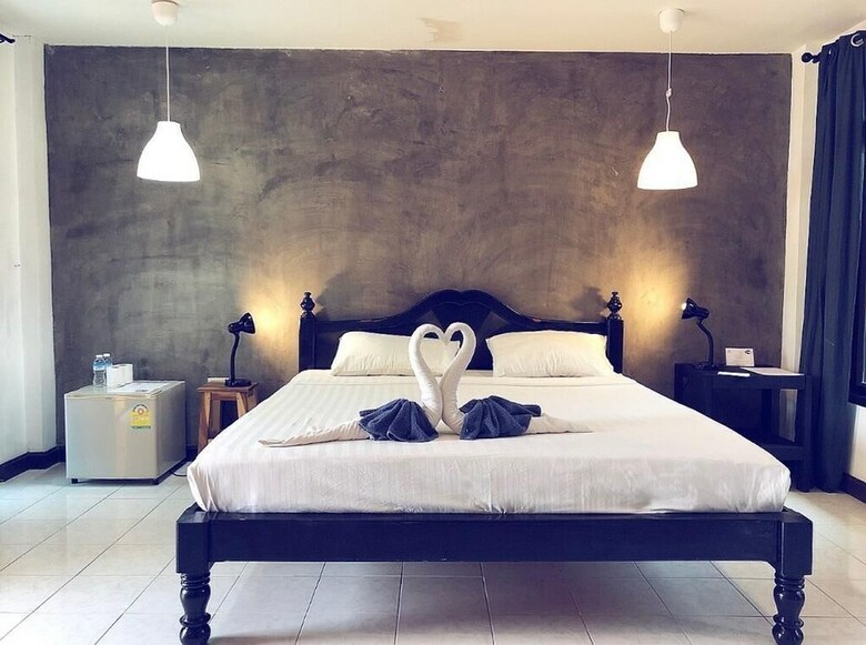 Hi Karon Beach Hotel