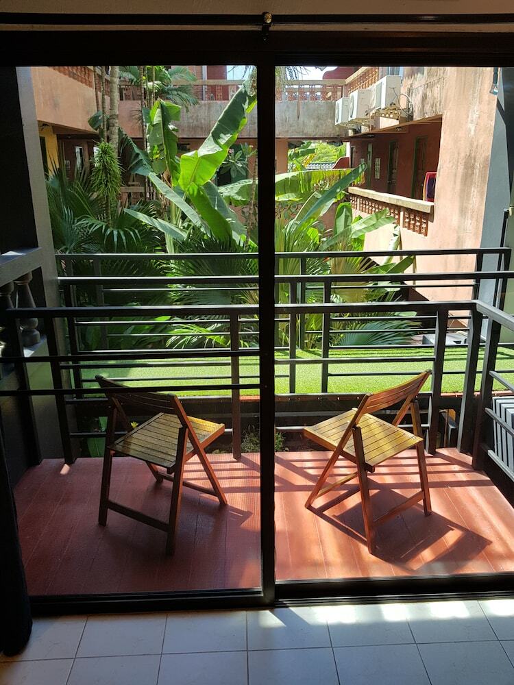 Hi Karon Beach Hotel