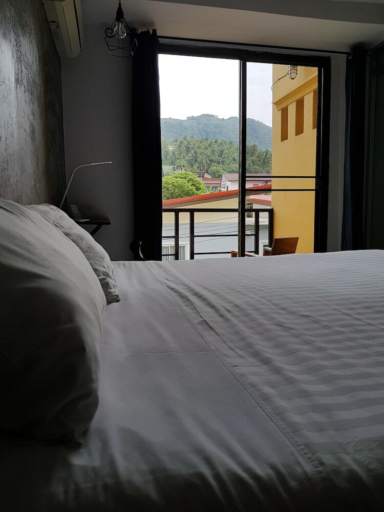 Hi Karon Beach Hotel