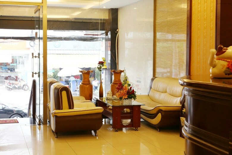 Lucky Star Hotel
