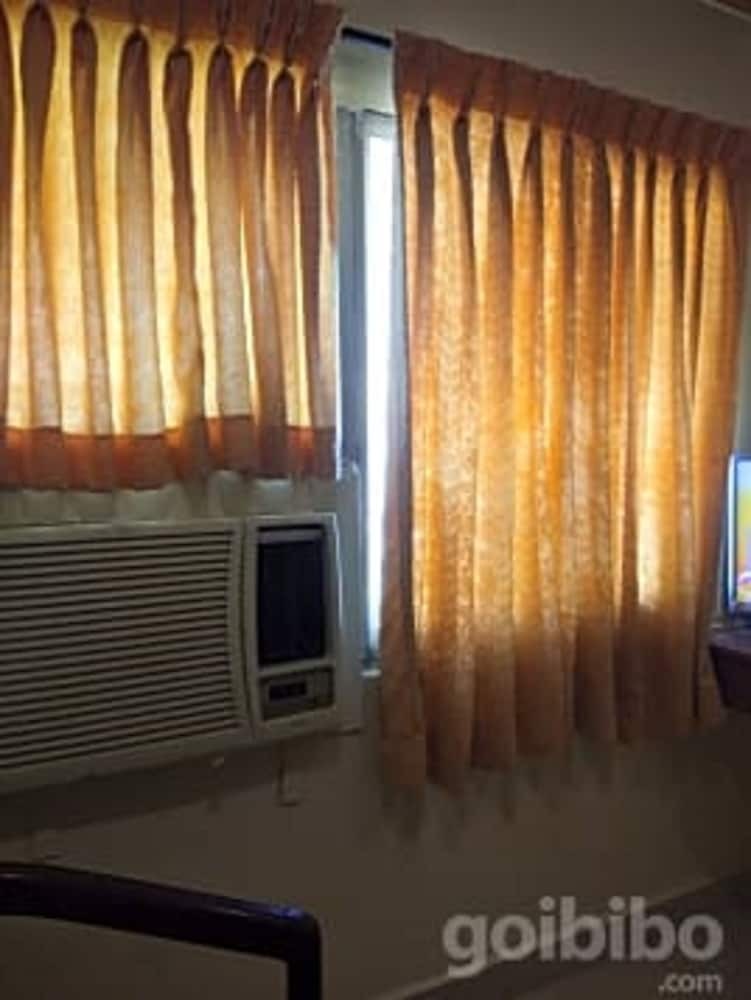 Hotel Krishna Tourist Home