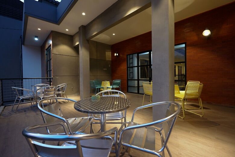 Hotel Reddoorz Near Universitas Diponegoro 2