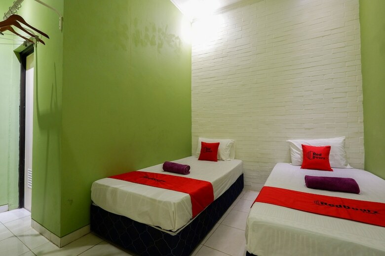 Hotel Reddoorz Near Universitas Diponegoro 2