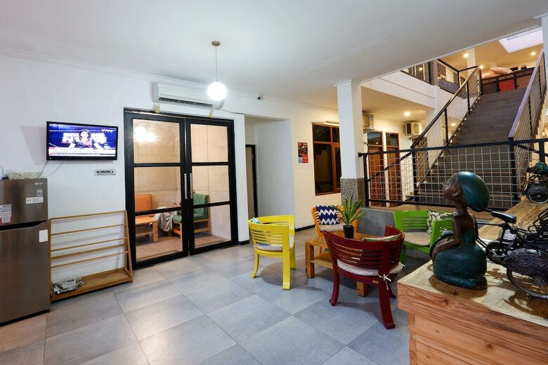 Hotel Reddoorz Near Universitas Diponegoro 2