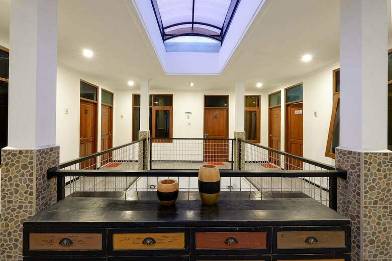 Hotel Reddoorz Near Universitas Diponegoro 2