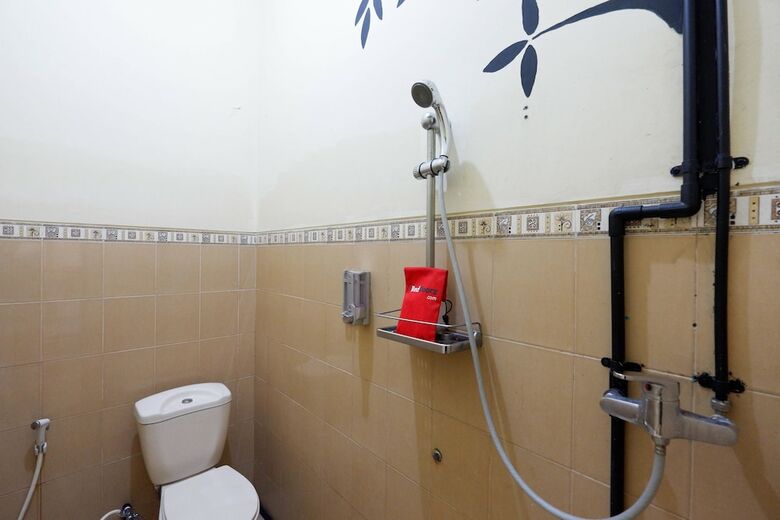 Hotel Reddoorz Near Universitas Diponegoro 2