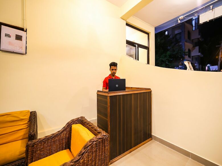 Hotel Oyo Flagship 19324 Dom's Cafe Calangute