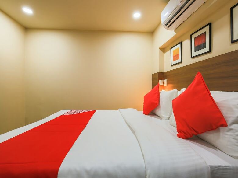 Oyo 18951 City Xpress Hotel Rooms