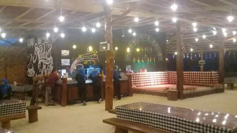 Bed & Breakfast Madu Tiga Beach & Resort