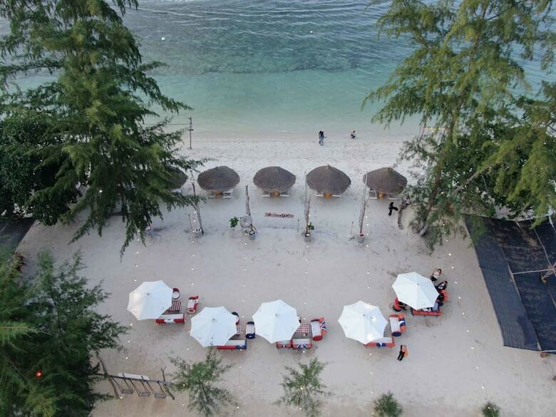 Bed & Breakfast Madu Tiga Beach & Resort