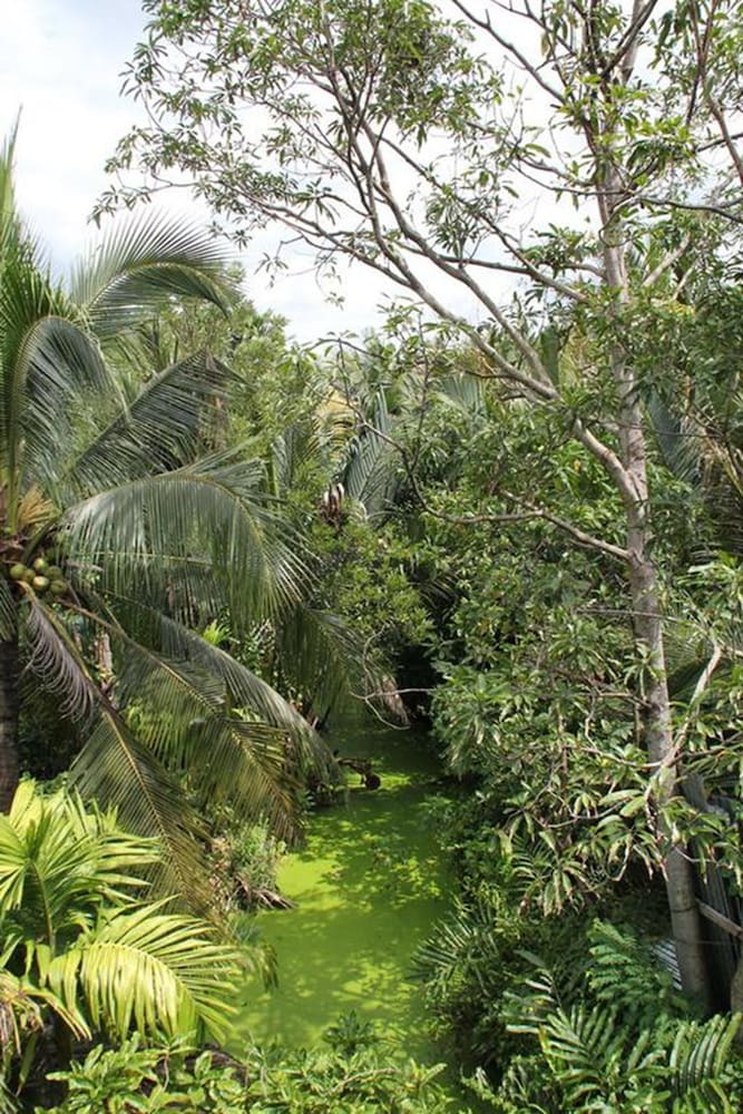Hotel Baan Klangsuan Bang Korbua