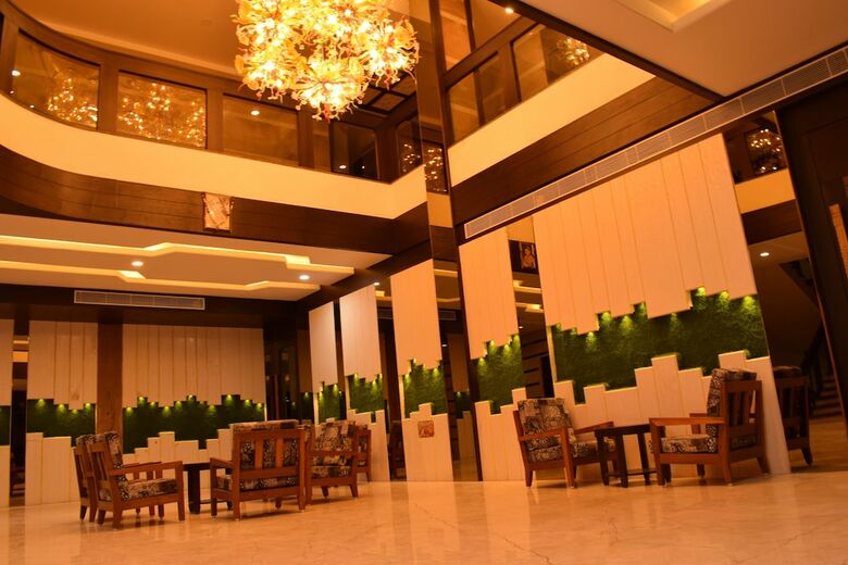 Hotel The Ashish
