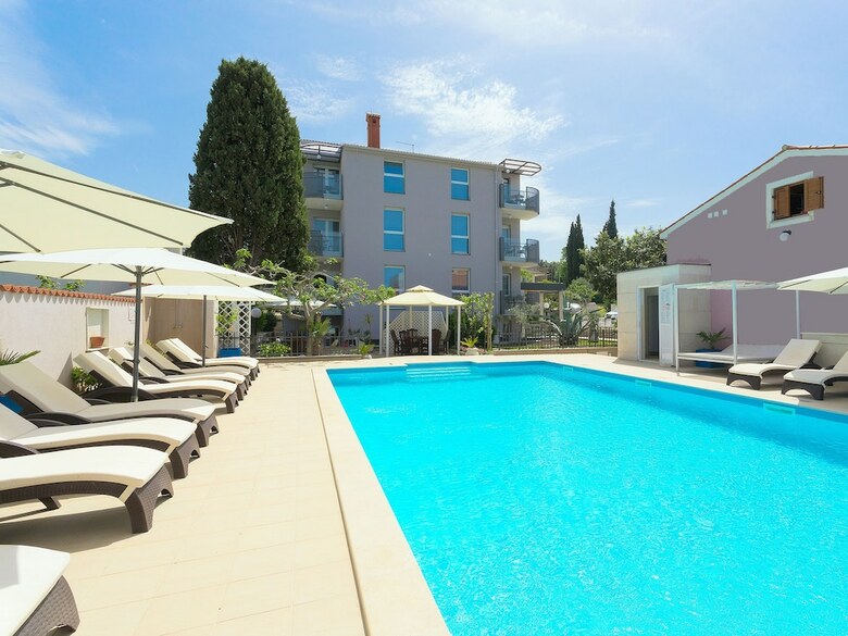 Apartamentos Astinian