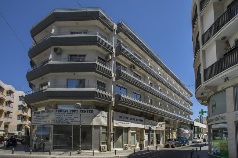 Hotel Les Palmiers Petrou Apartments