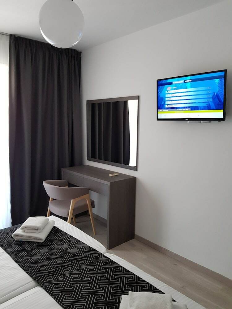 Hotel Les Palmiers Petrou Apartments
