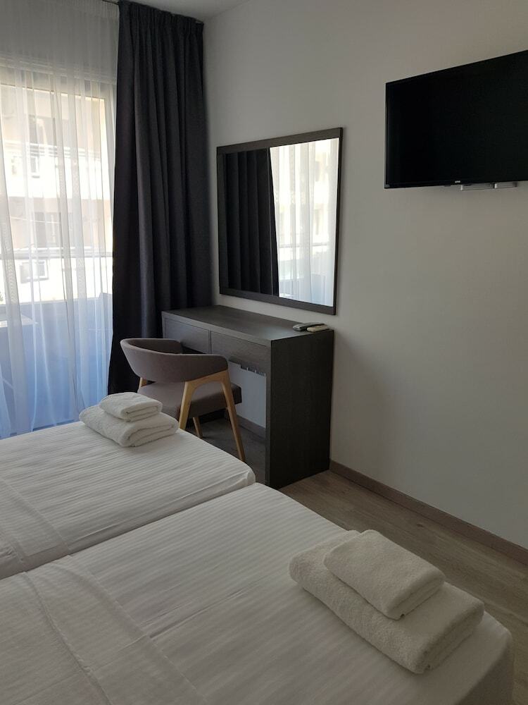 Hotel Les Palmiers Petrou Apartments