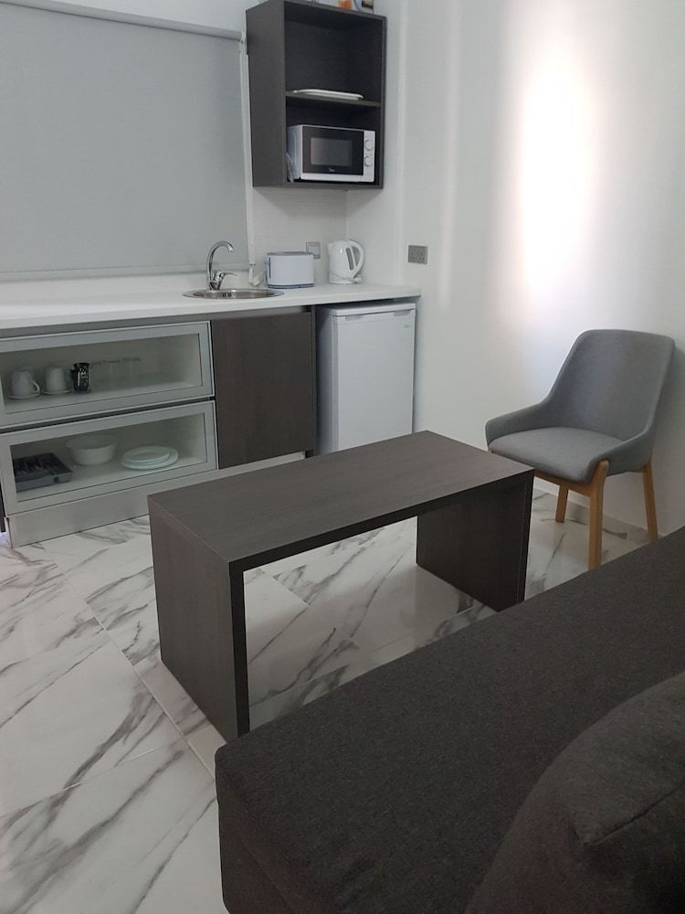 Hotel Les Palmiers Petrou Apartments