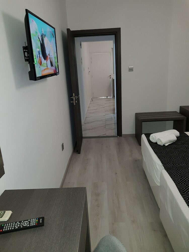 Hotel Les Palmiers Petrou Apartments