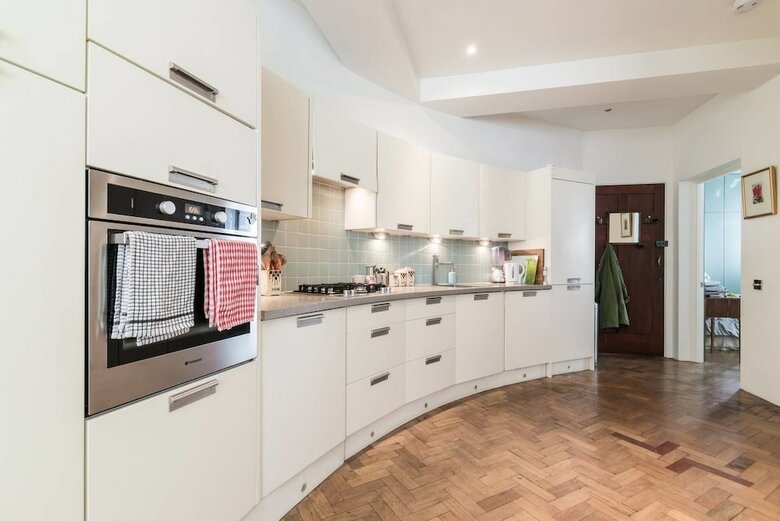 Catching Unique 1 Bedroom Apartment