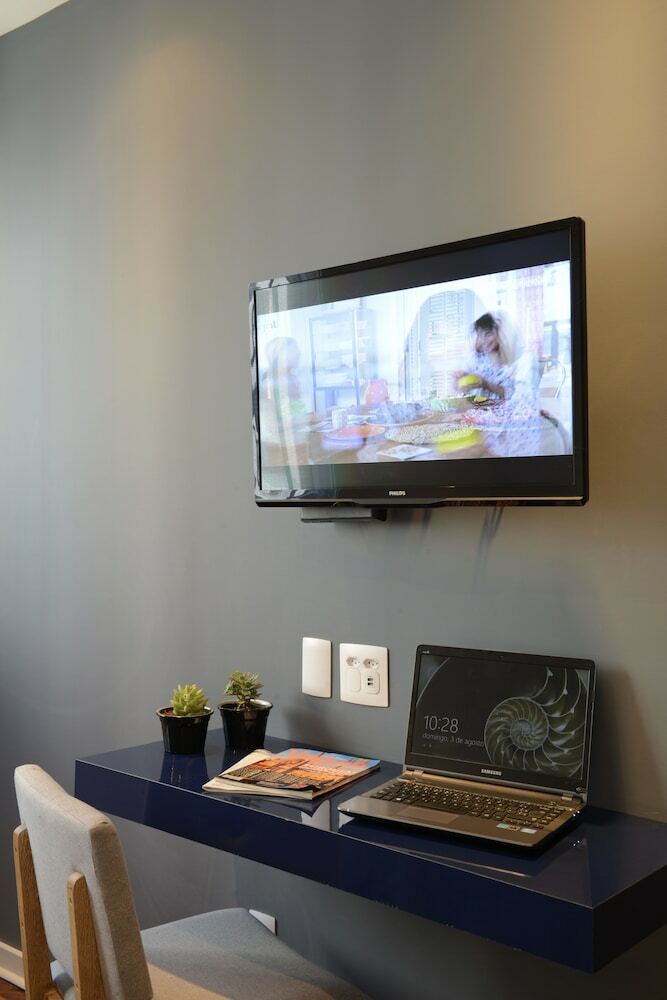 Hotel B�