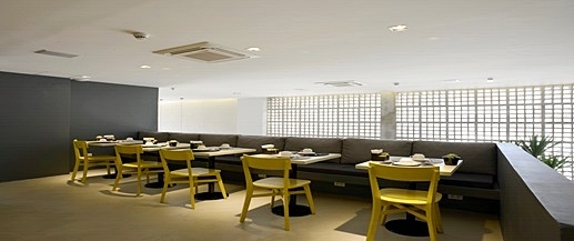 Hotel B�