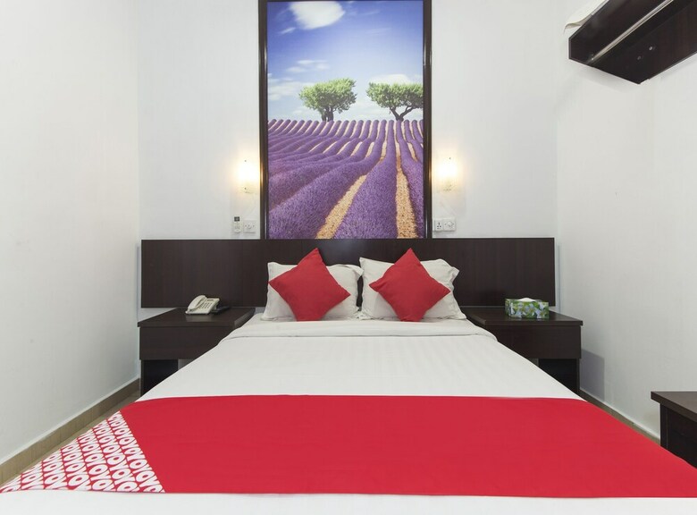 Oyo 498 D&f Boutique Hotel Senawang
