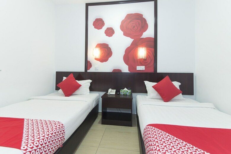 Oyo 498 D&f Boutique Hotel Senawang