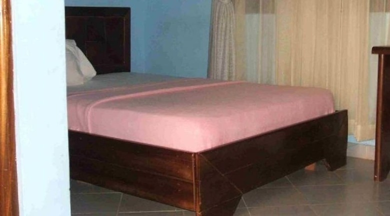 Nhyira Hotel