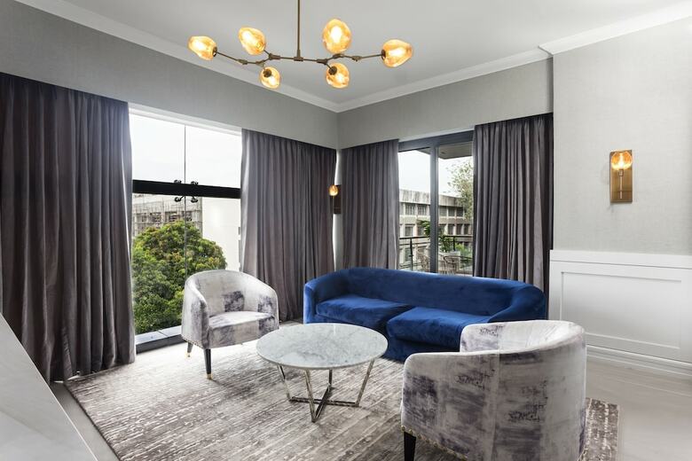 Hotel Stonehill Suites