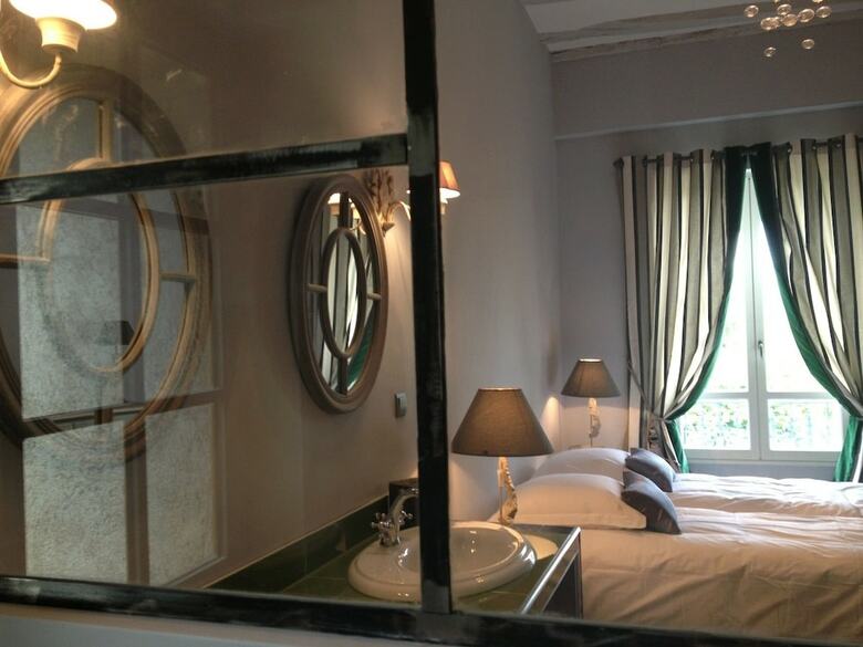 Bed & Breakfast L'arcane Du Bellay - Chambres D'h�tes de Charme