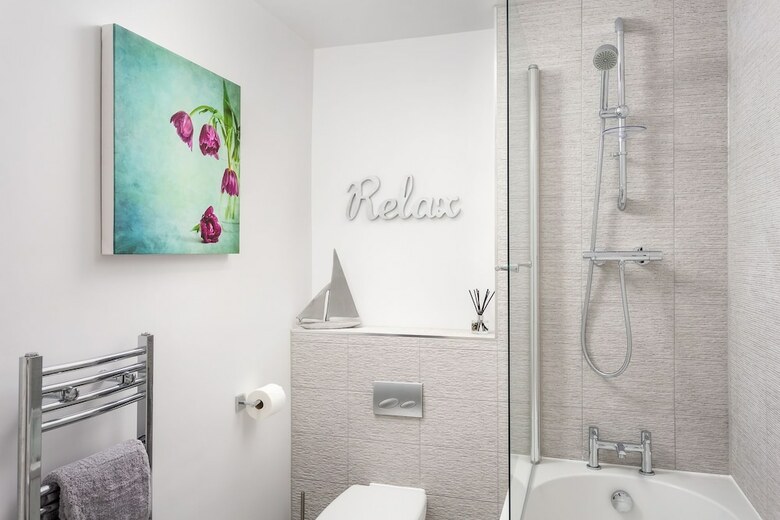 Elliot Oliver - Executive 2 Bedroom Garden Apartment