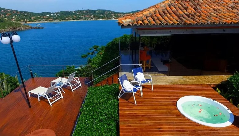Hostal Cliffside Villa Luxury Inn