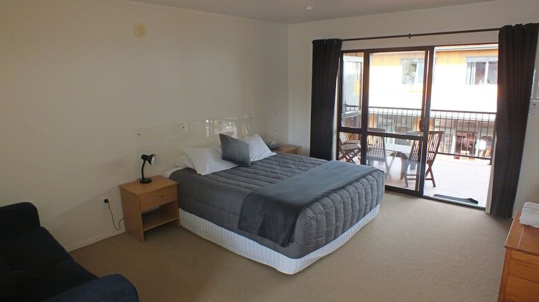 Hostal Bay Adventurer