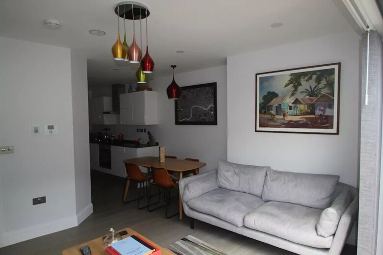 1 Bedroom Apartment In Hackney With Roof Terrace